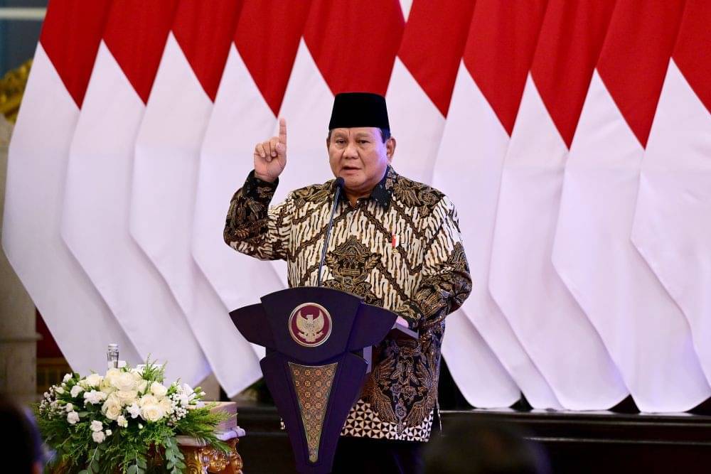 Prabowo Sebut Uang Rp8 Miliar Beredar di Desa Lewat Makan Gratis