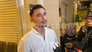 Wakili Jessica Iskandar, Vincent Verhaag Hadir di Rumah Duka Ayah Mertua