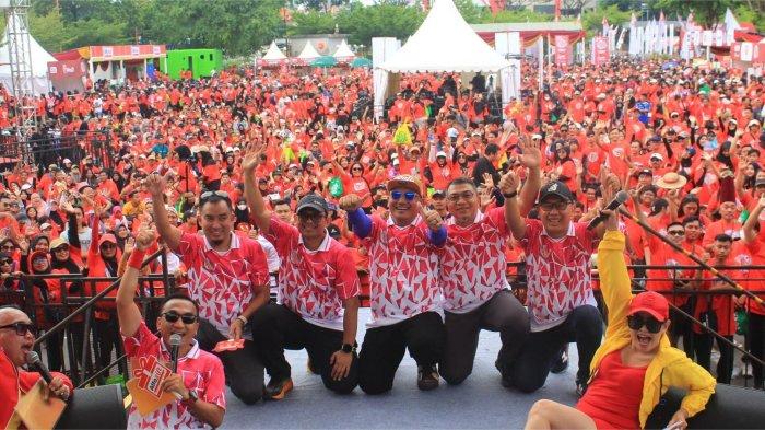 Hadir di 5 Kota di Indonesia, Ribuan Peserta Berburu Hadiah di Fun Walk Alfamart 2024