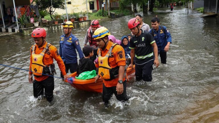 Kalau Ada yang Bisa Atasi Banjir, Saya Kasih Hadiah