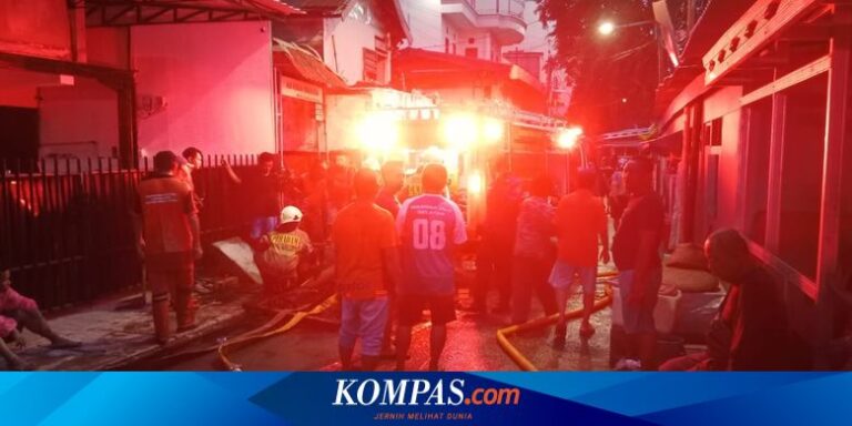 Kebakaran Mangga Besar, Damkar Terhambat Akses Jalan Sempit dan Macet