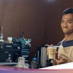 Kenalkan! Alif, Barista Difabel di Kafe di Jantung Kota Jakarta