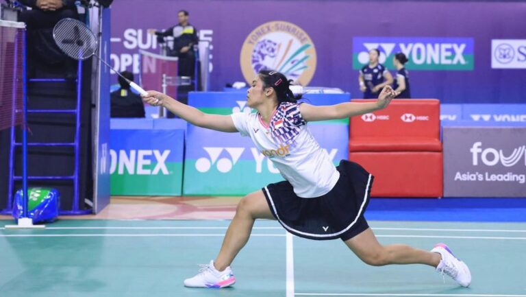 Kalahkan Sindhu, Gregoria Lolos Semifinal